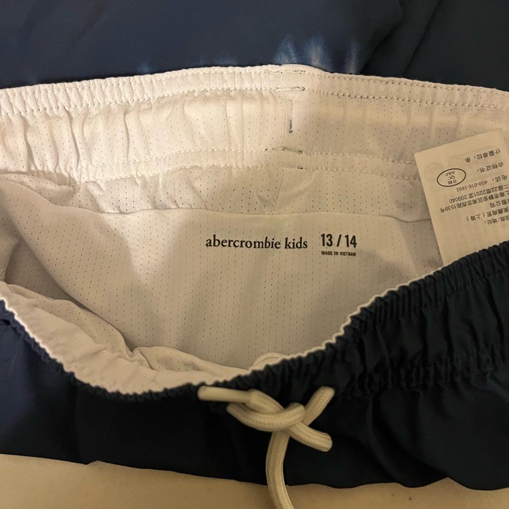 Bundle of 4 Abercrombie kids  YPB Swim Board Shorts - Size 13/14 - Picture 6 of 12